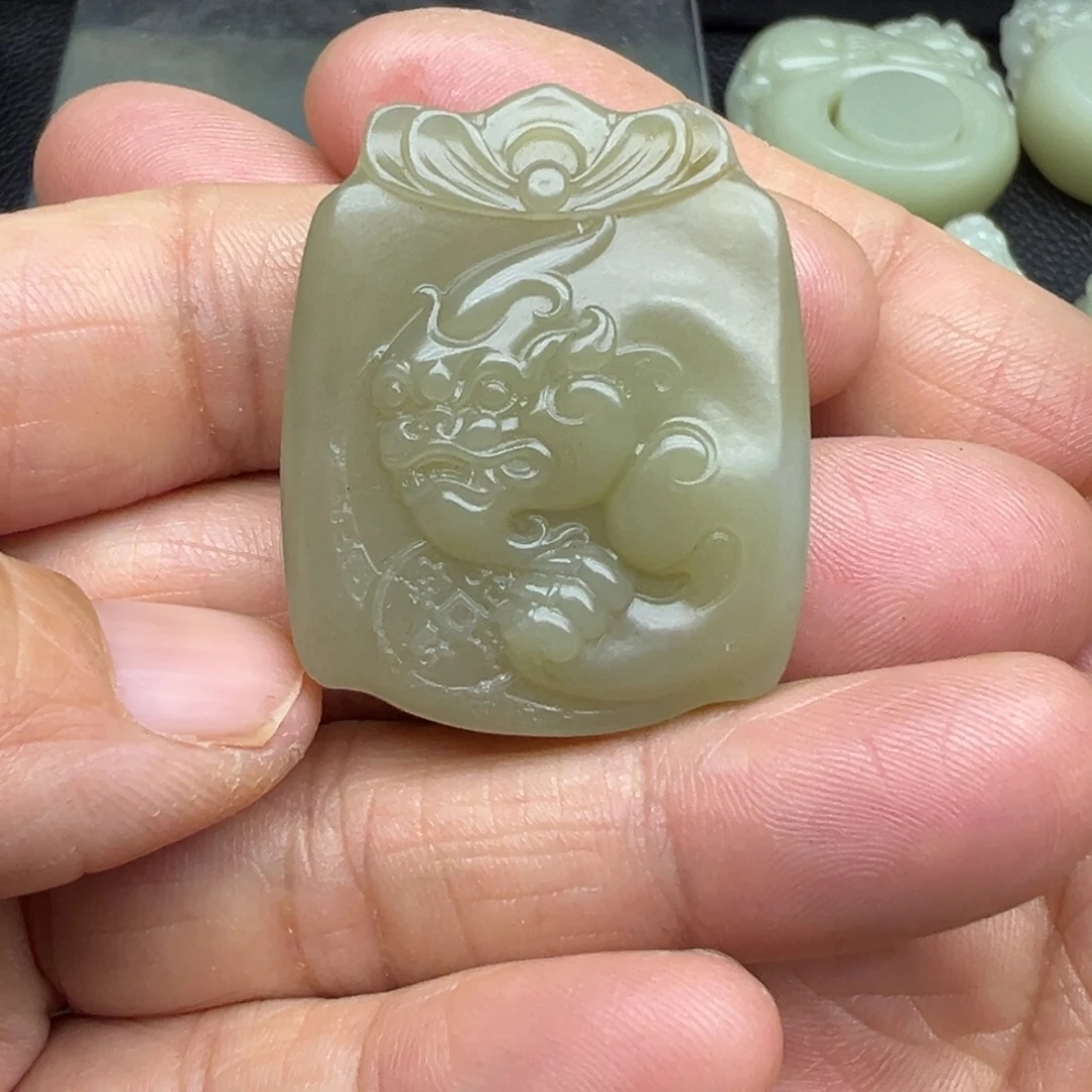 和田玉（糖玉）未镶嵌吊坠(不含链)