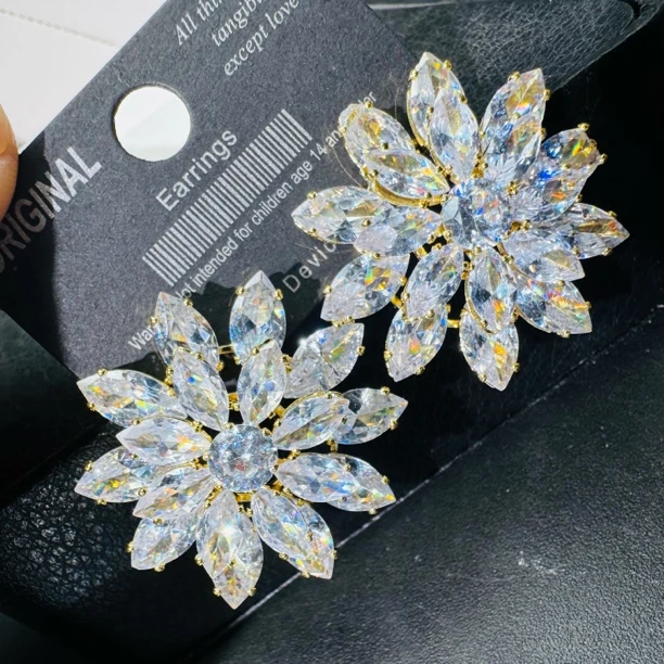 铜合金锆石耳饰 冰花微镶耳钉金色气质轻奢高级感百搭时尚耳环