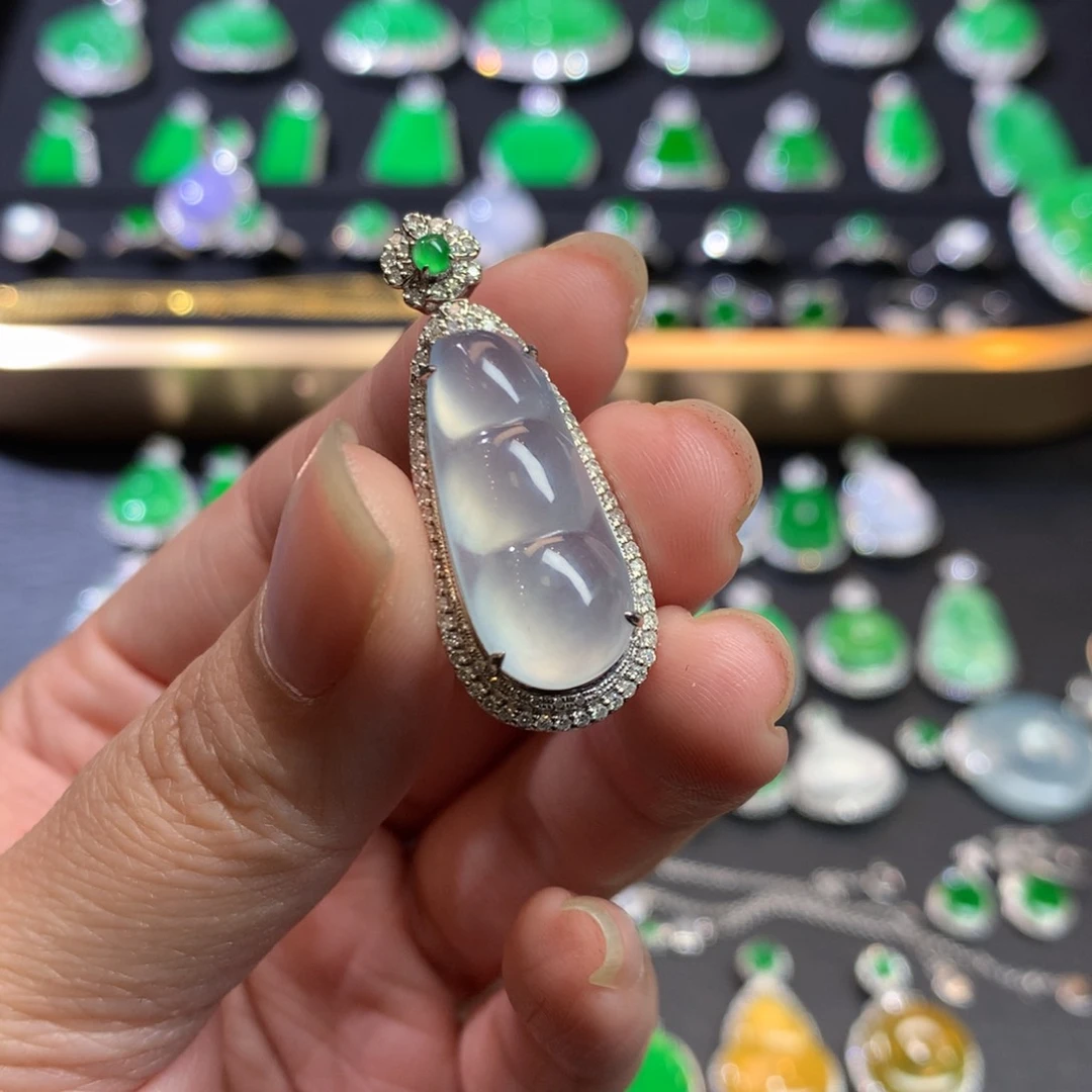 翡翠吊坠(不含链)18K金镶嵌