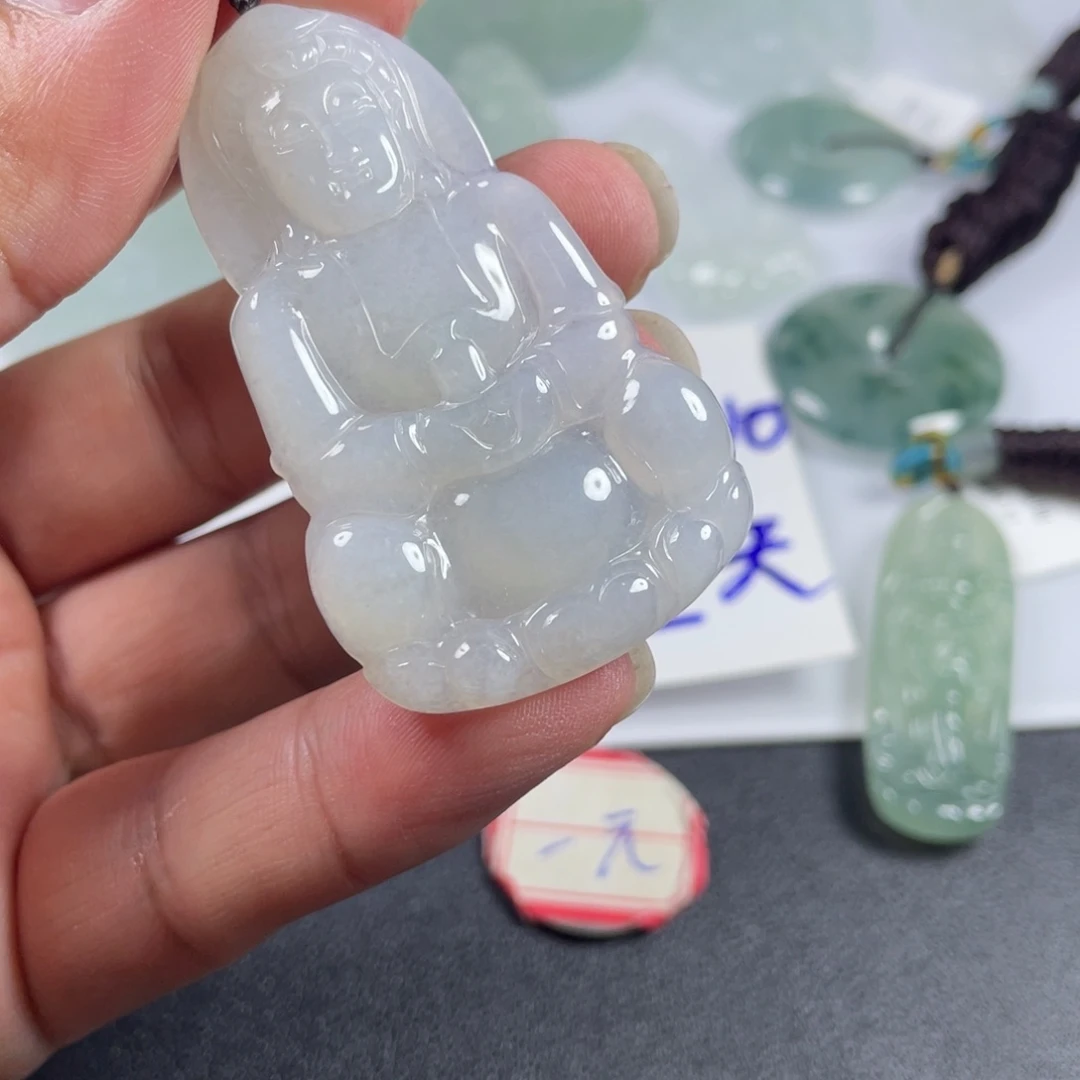 吊坠(不含链)未镶嵌翡翠春**里…………