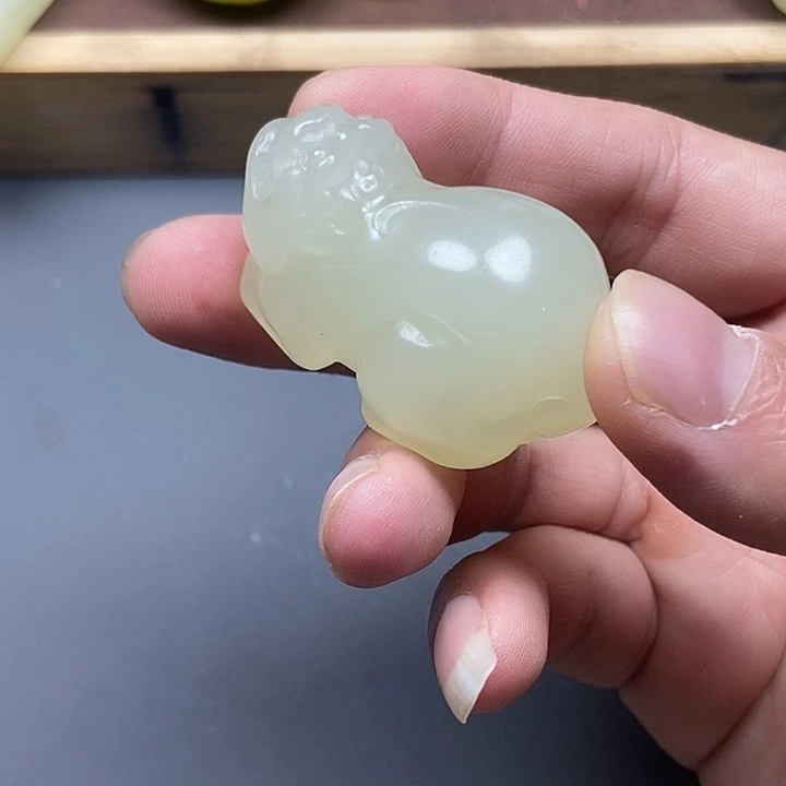 用***5和田玉（糖玉）未镶嵌车挂