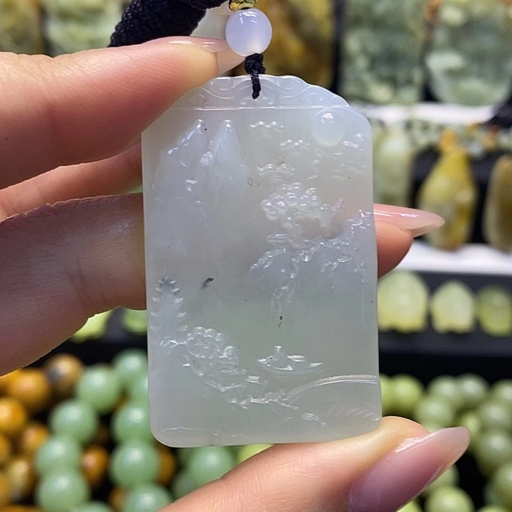 蛇纹石玉未镶嵌颈饰