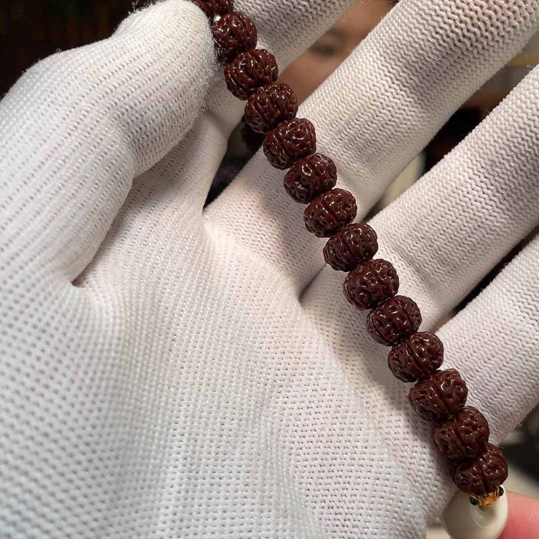 金刚菩提手串隔***。手持