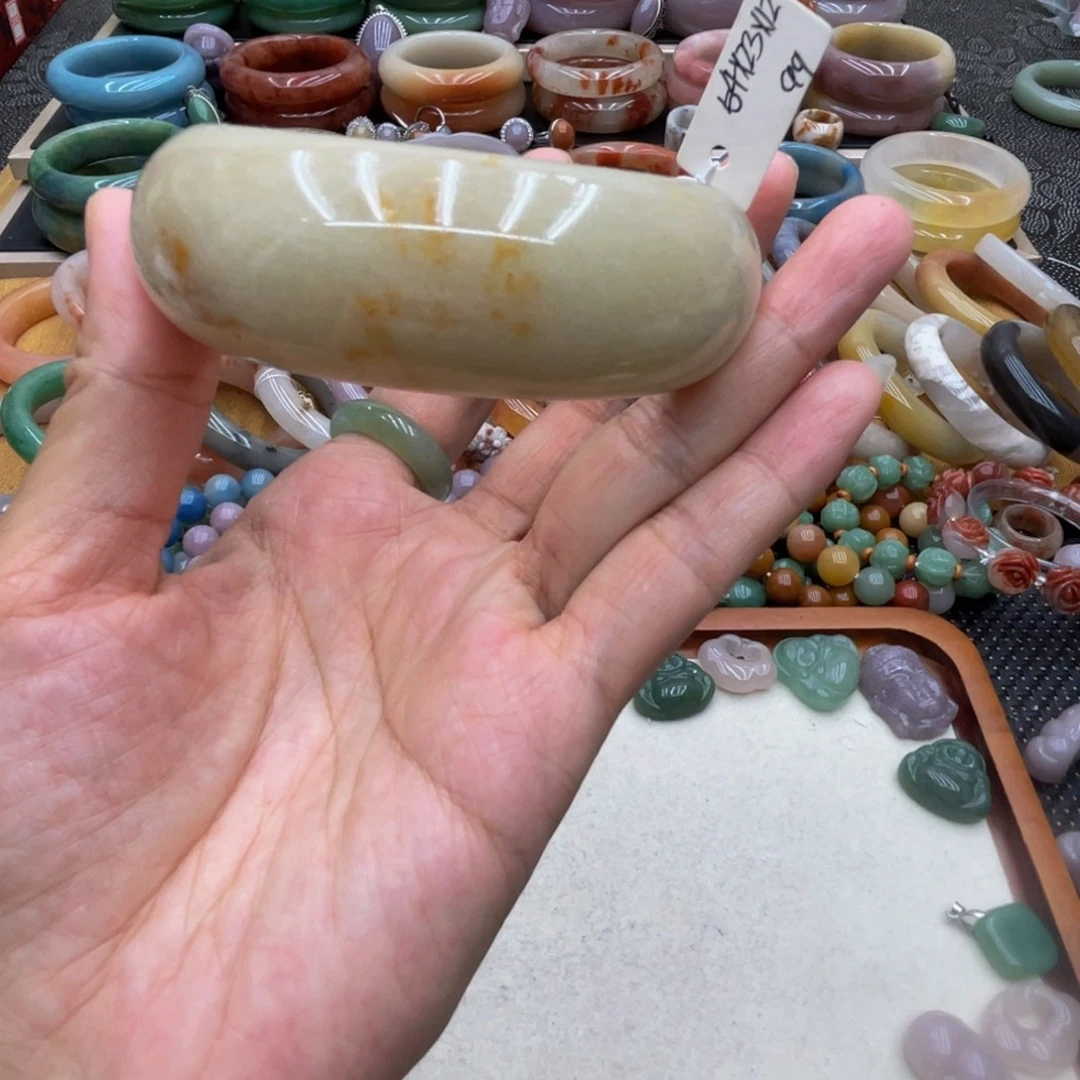 吒***儿石英质玉未镶嵌圈口55