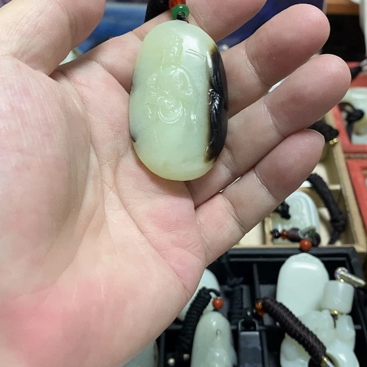 星***烂颈饰未镶嵌和田玉