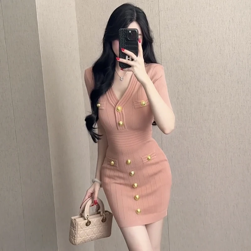 纯欲风V领钉扣短袖针织连衣裙女2025夏季款修身显瘦短裙D64421#qc