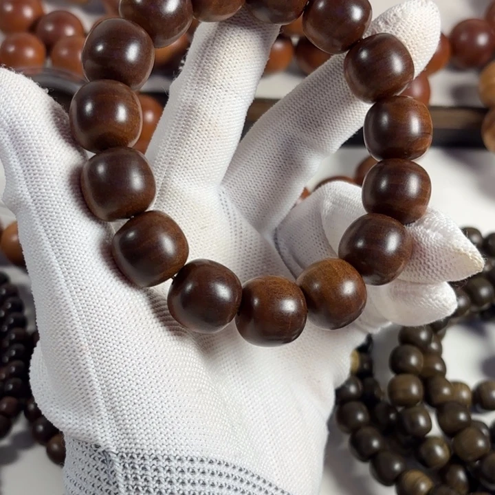 墨***然檀香木1516老山檀黑肉奶香奶甜