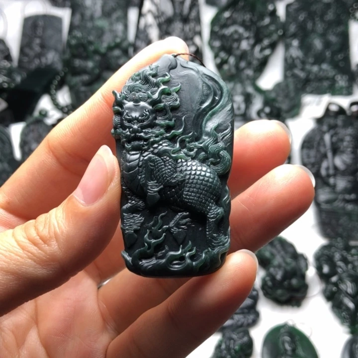 挺***长定制翡翠未镶嵌麒麟