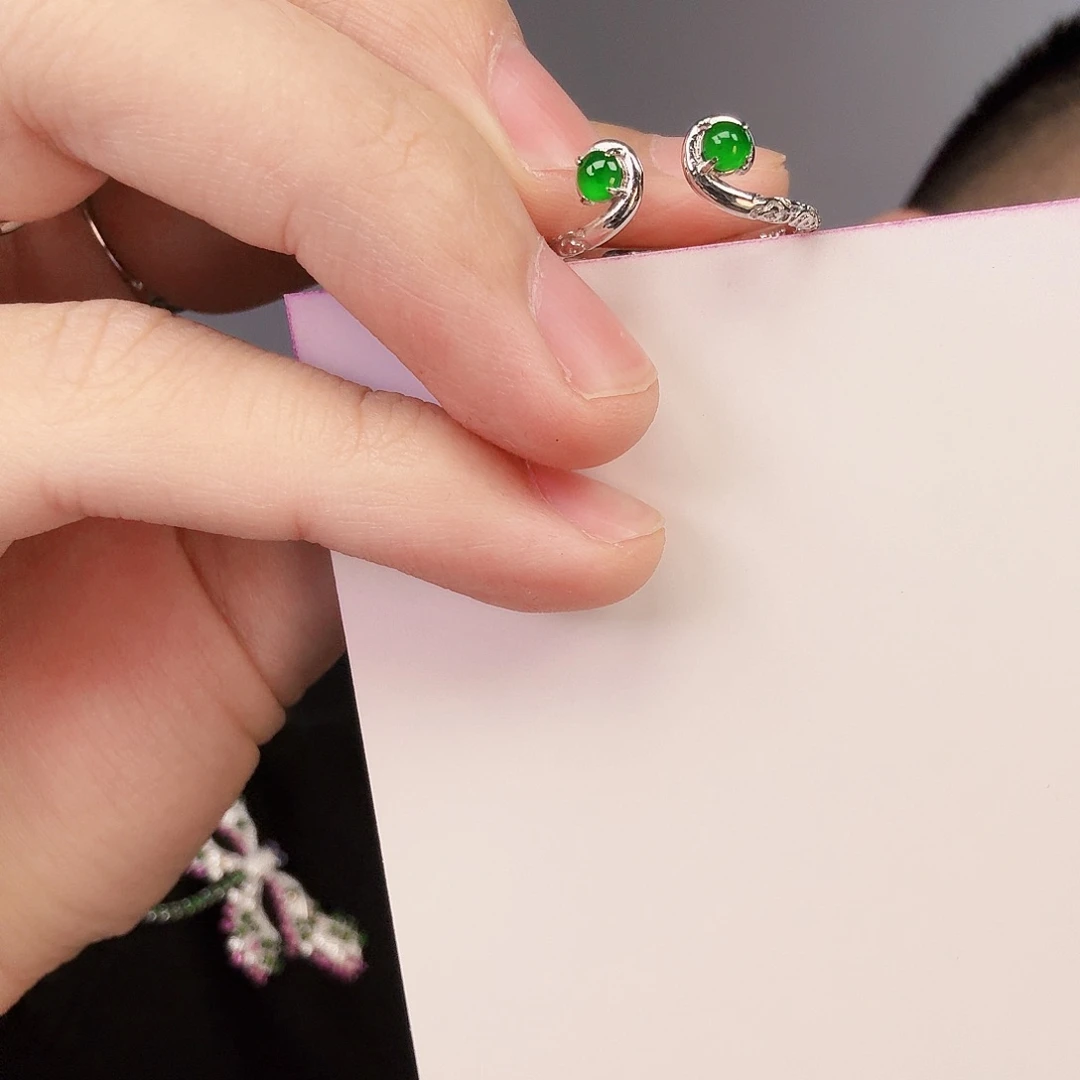 翡翠颈饰银S925镶嵌一件