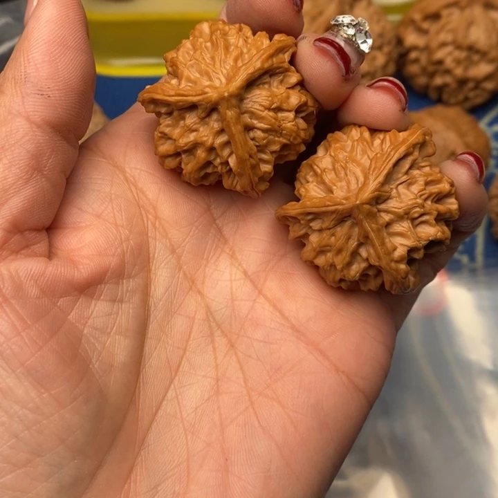 桃核吊坠三棱35核桃