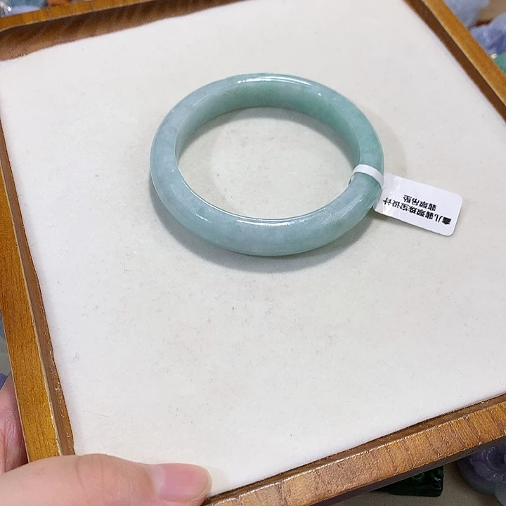 翡翠未镶嵌手镯翡翠手镯