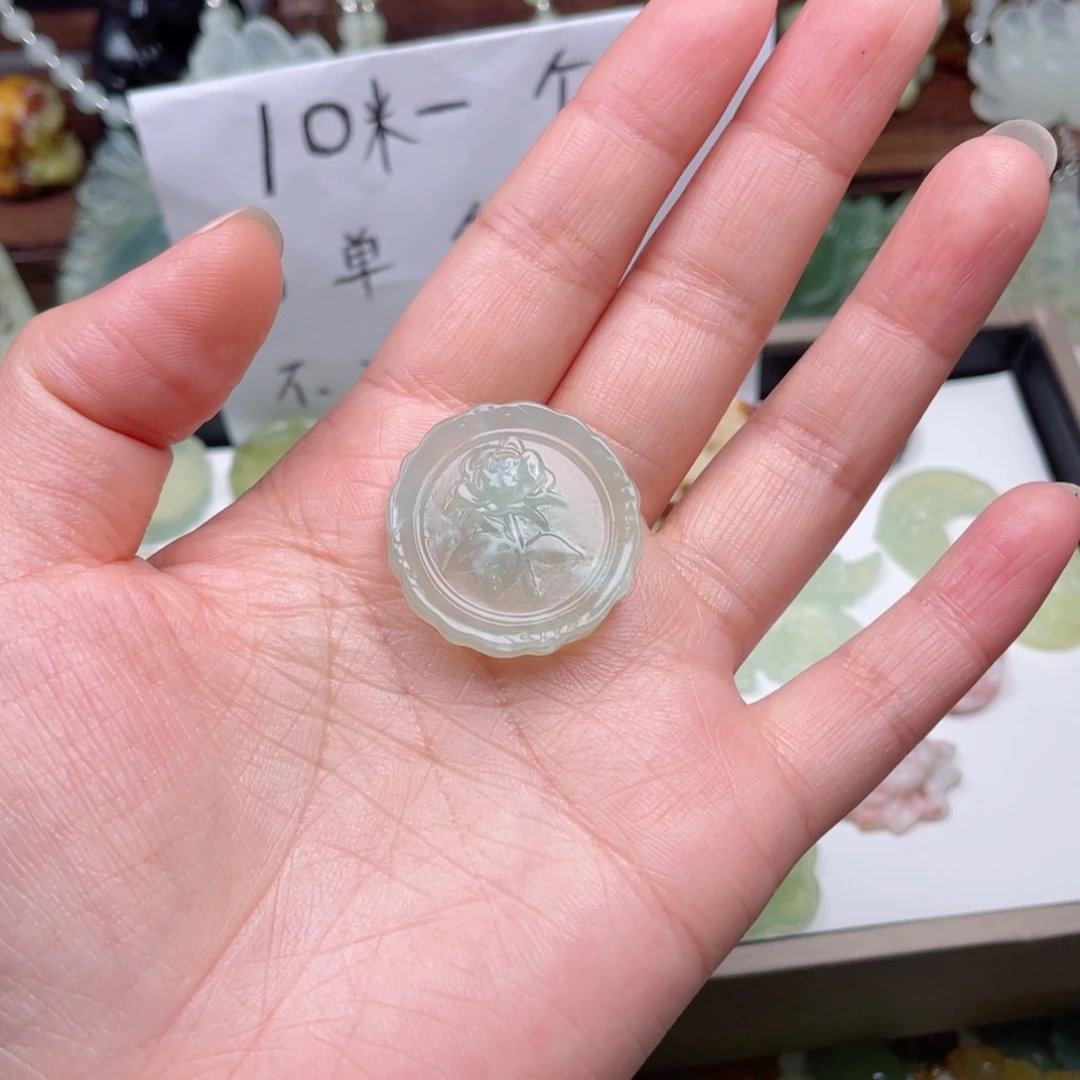 甜***心蛇纹石玉未镶嵌颈饰