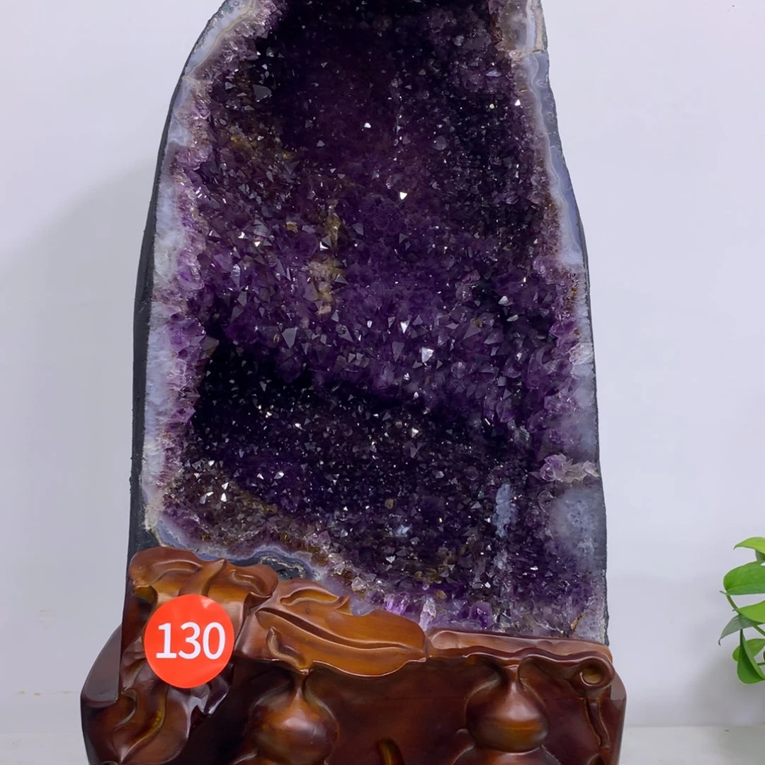 织绣乌拉圭紫水晶