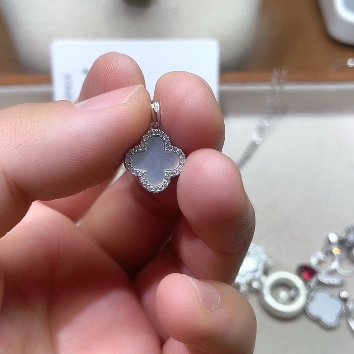 坠链均925银珐琅黑白四叶草