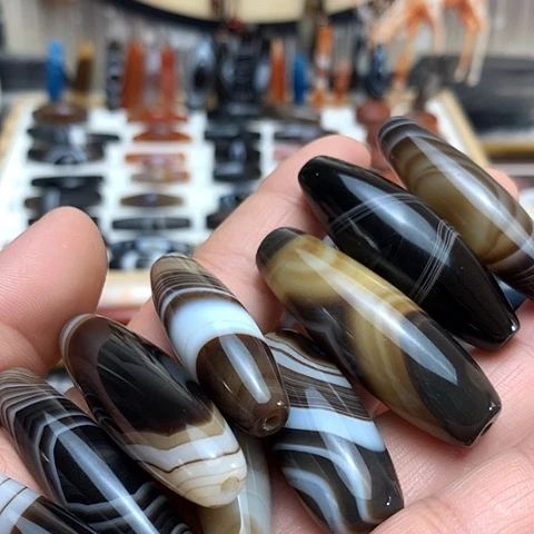 玛瑙/玉髓颈饰合金