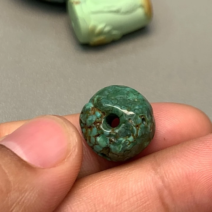 未镶嵌绿松石颈饰