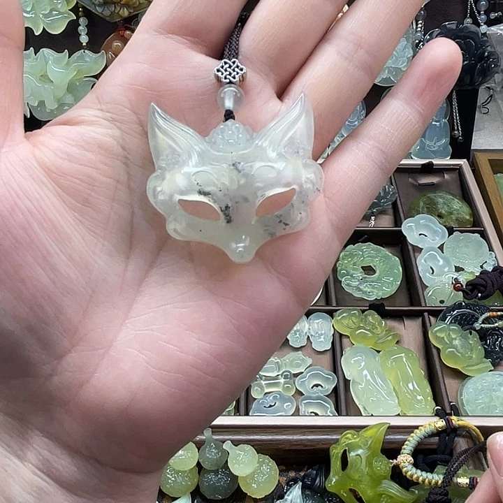 岫玉未镶嵌吊坠(赠链)