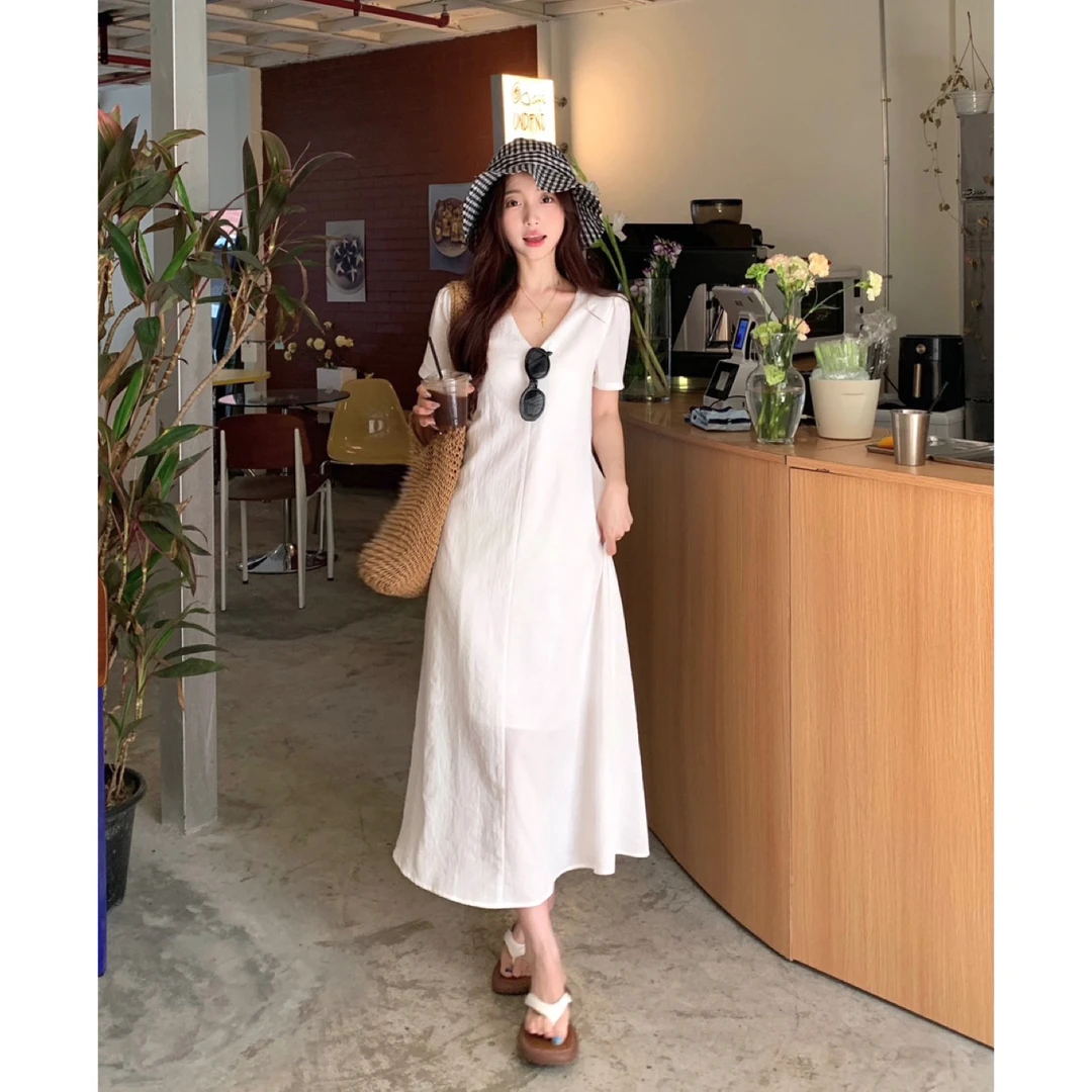 气质白色宽松连衣裙女夏日清爽简约显瘦V领短袖长裙遛弯度假裙