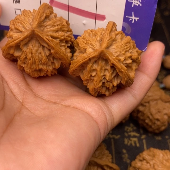 文玩核桃把件北****）61号三棱