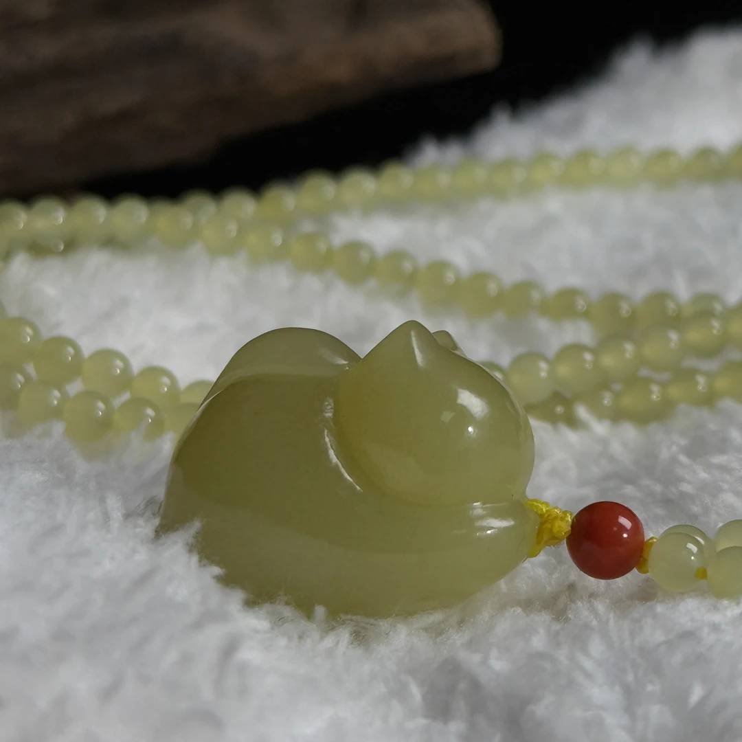 lot6392 玉猫 和田玉黄玉 27.2*19*20.2mm 31g