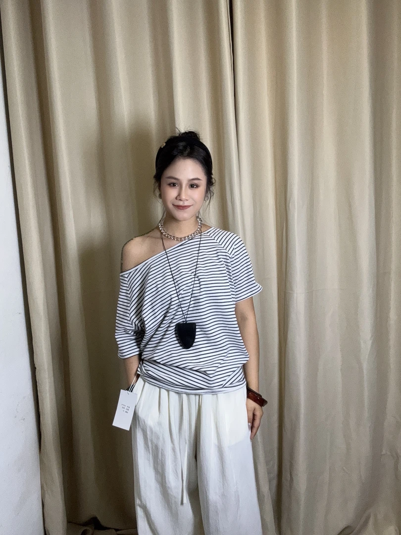 随喜2025夏季斜肩设计条纹针织短袖上衣简约洋气小众打底衫女夏