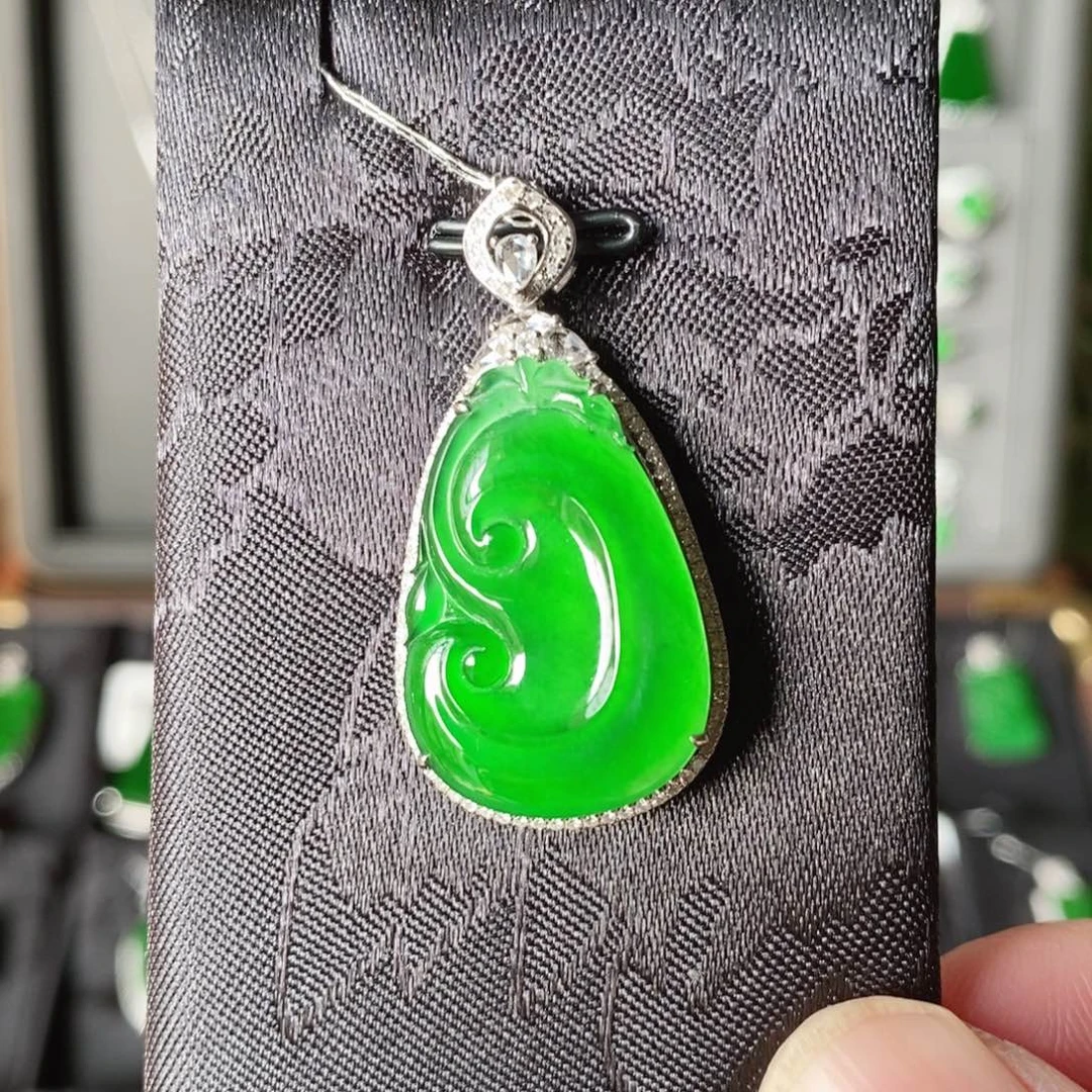 翡翠18K金镶嵌吊坠(不含链)如意