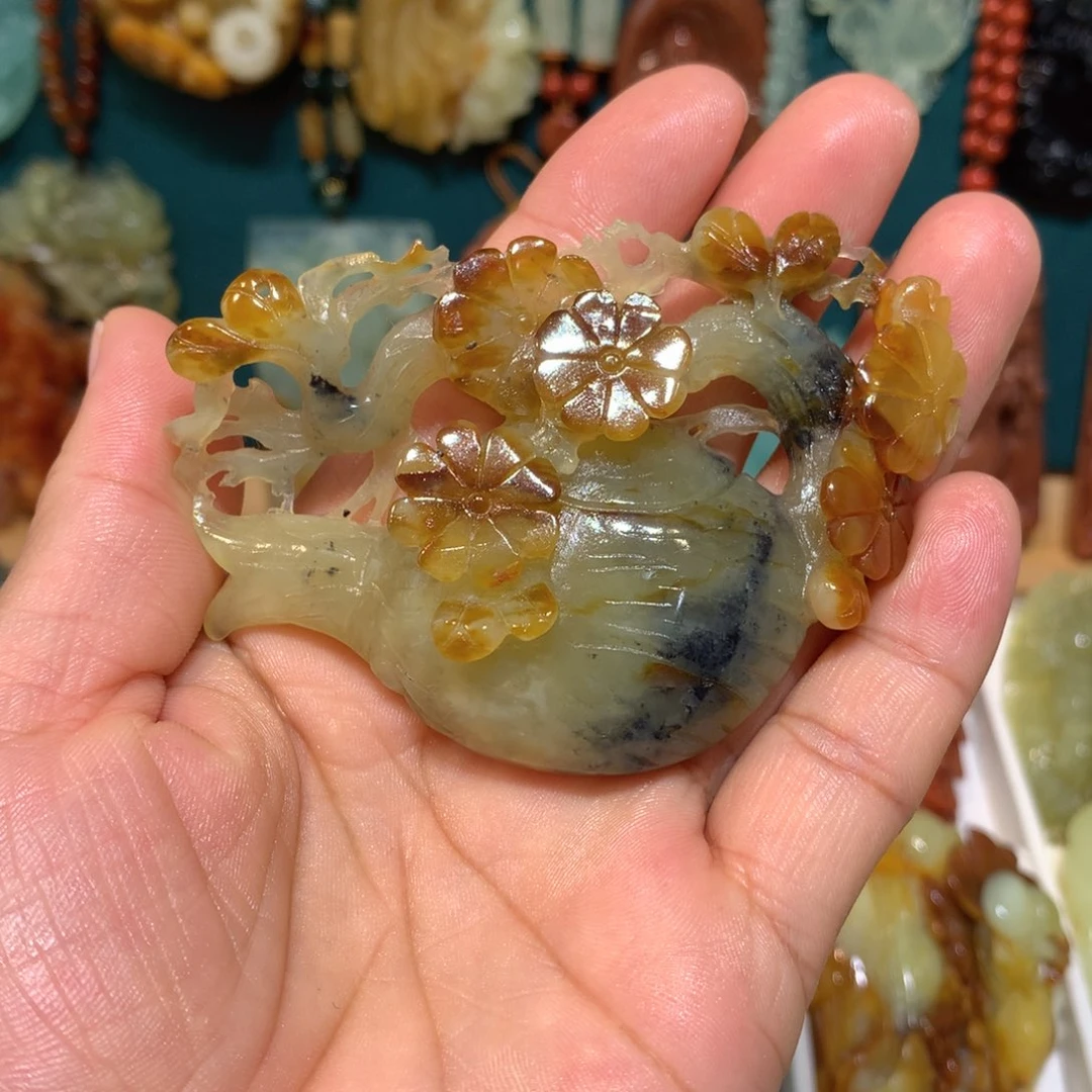 蛇纹石玉未镶嵌颈饰