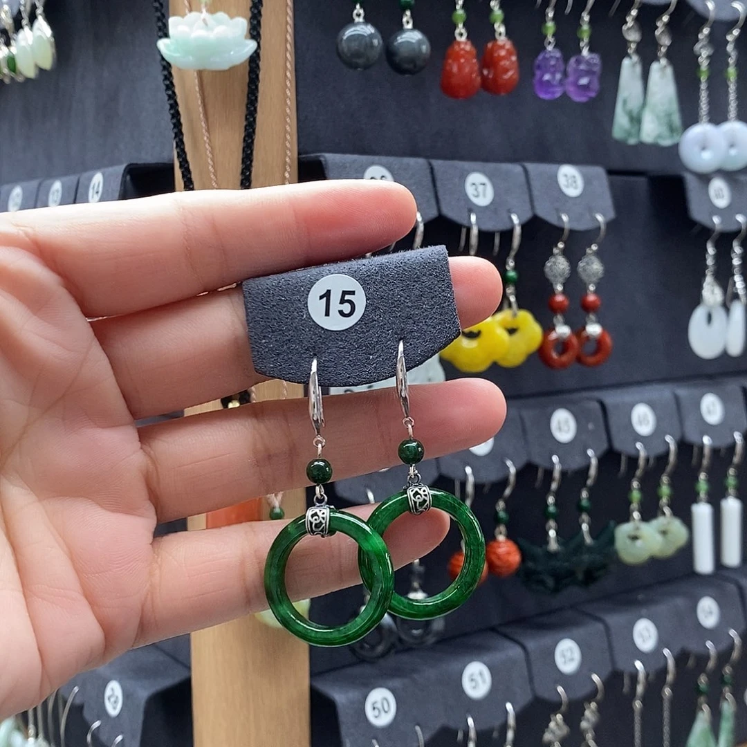 泰***店银S925镶嵌翡翠耳饰