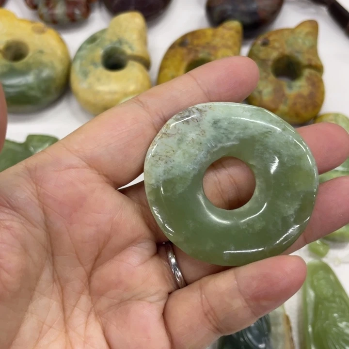 岫岩河磨玉（透闪石质玉）未镶嵌颈饰