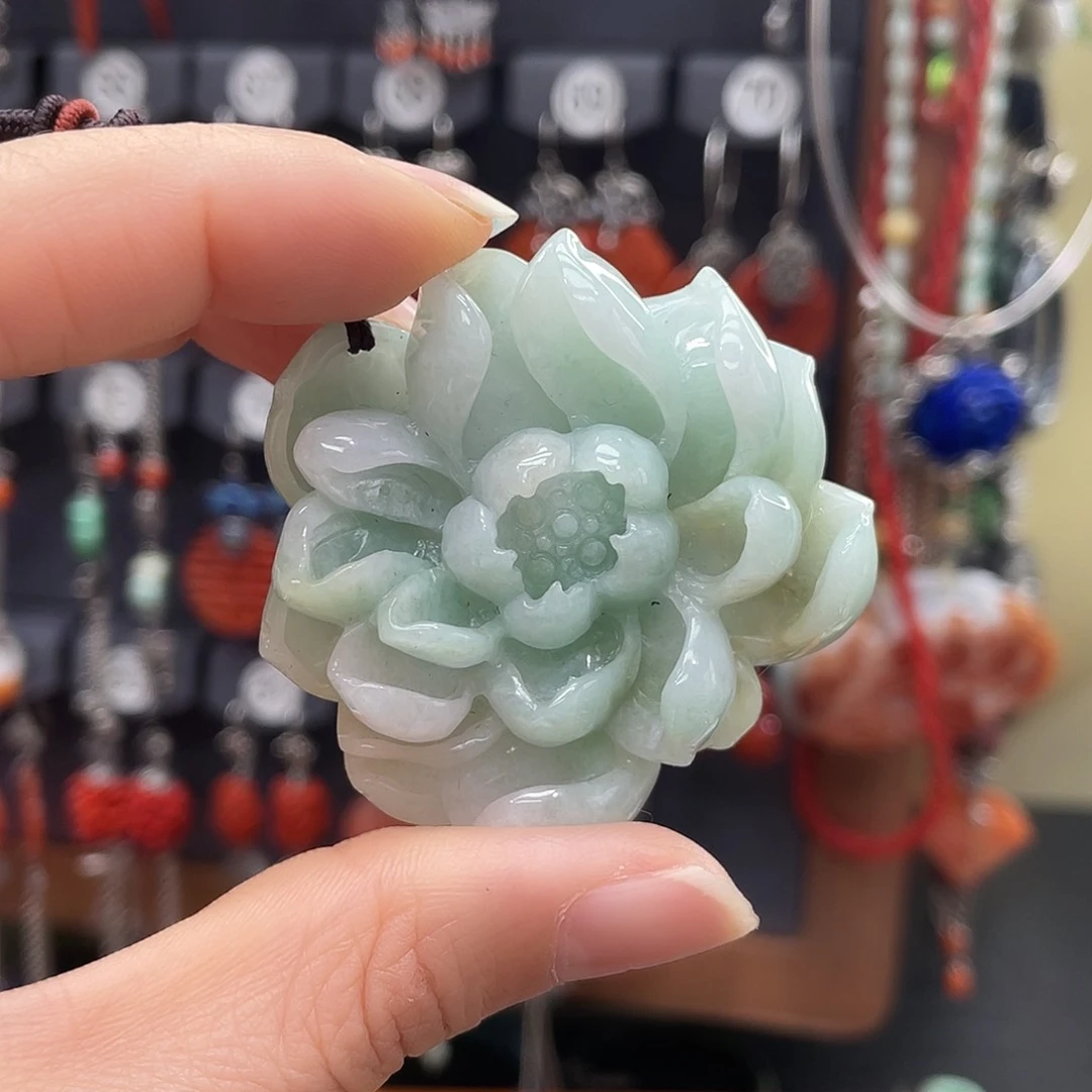 翡翠颈饰未镶嵌红****?069hjjhhjj