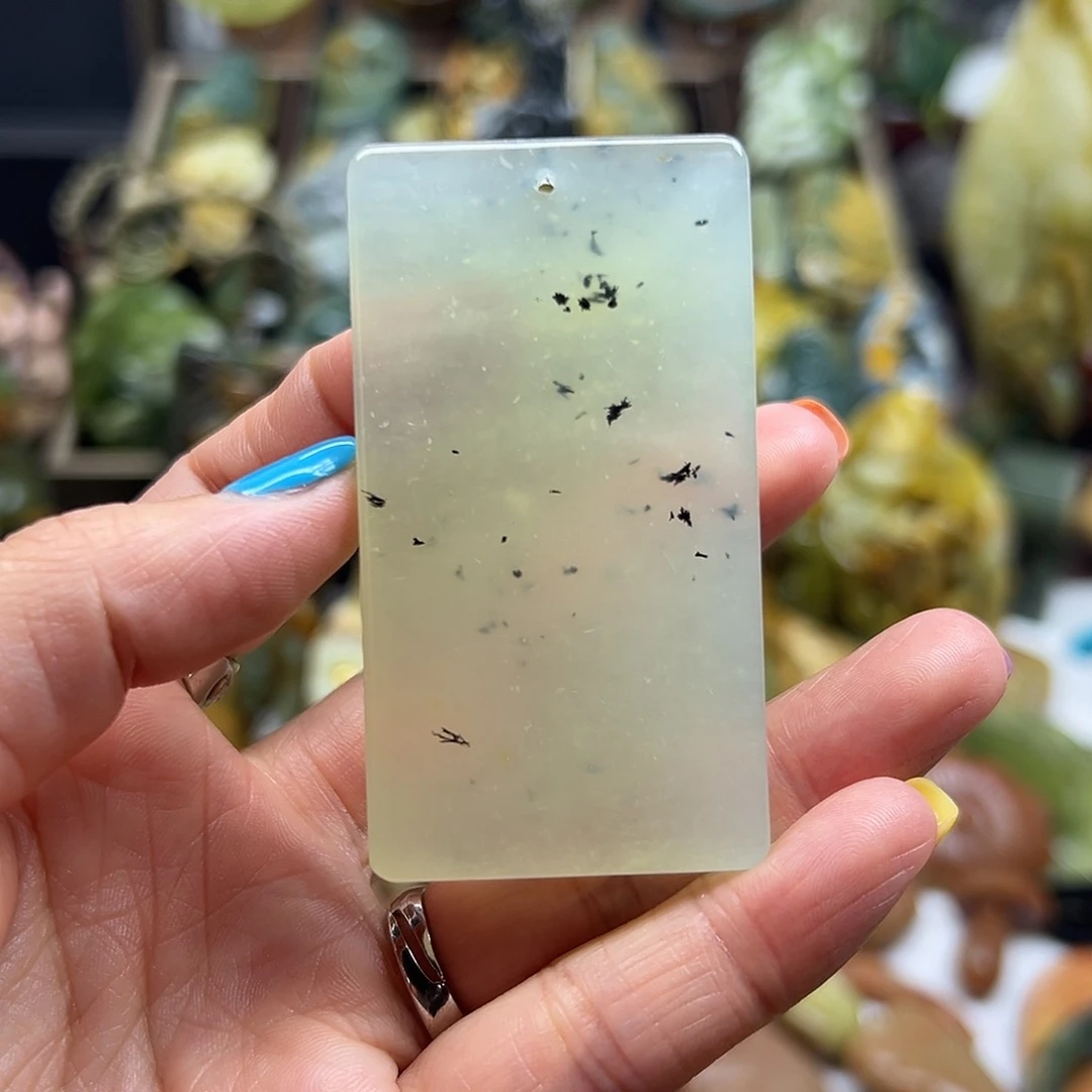 岫玉未镶嵌颈饰岫玉无事牌