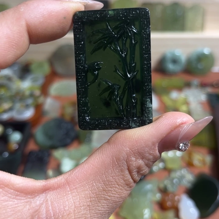 蛇纹石玉合金颈饰