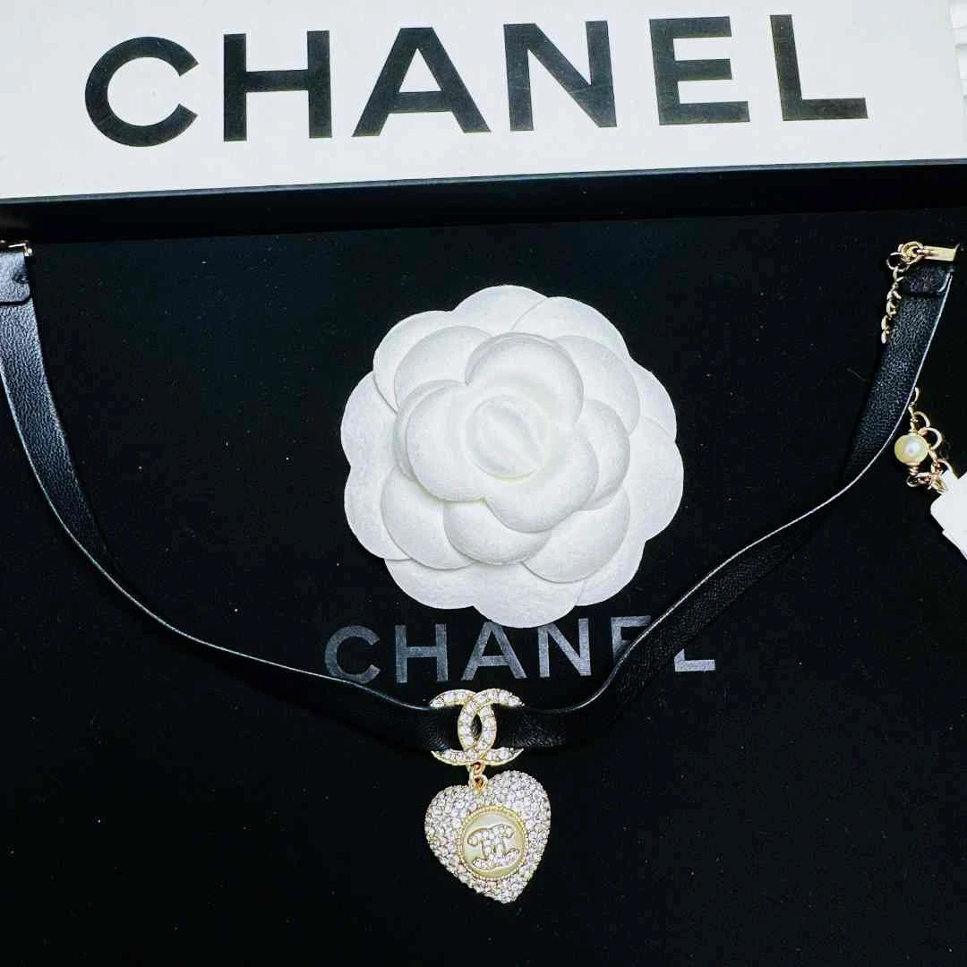 95新 Chanel/香奈儿 柚礼中古/香奈儿桃心满钻皮穿项链LZ501399