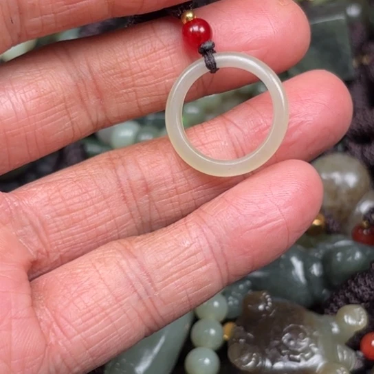 和田玉吊坠未镶嵌