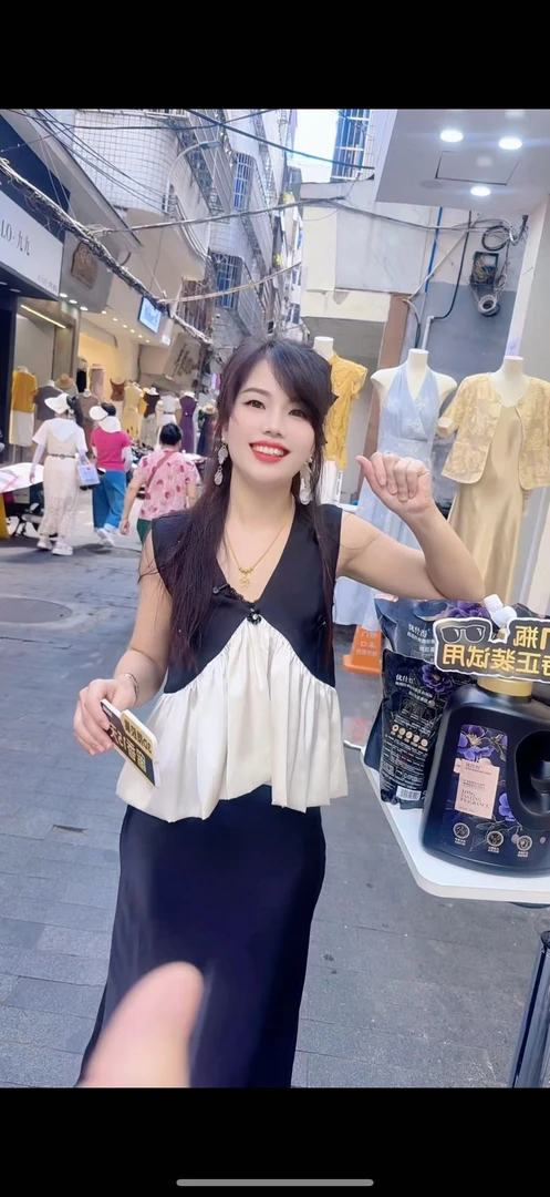 【肉总】轻奢小香风高级感V领花朵上衣半身裙套装