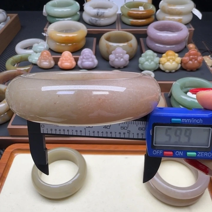 石英岩玉未镶嵌手镯