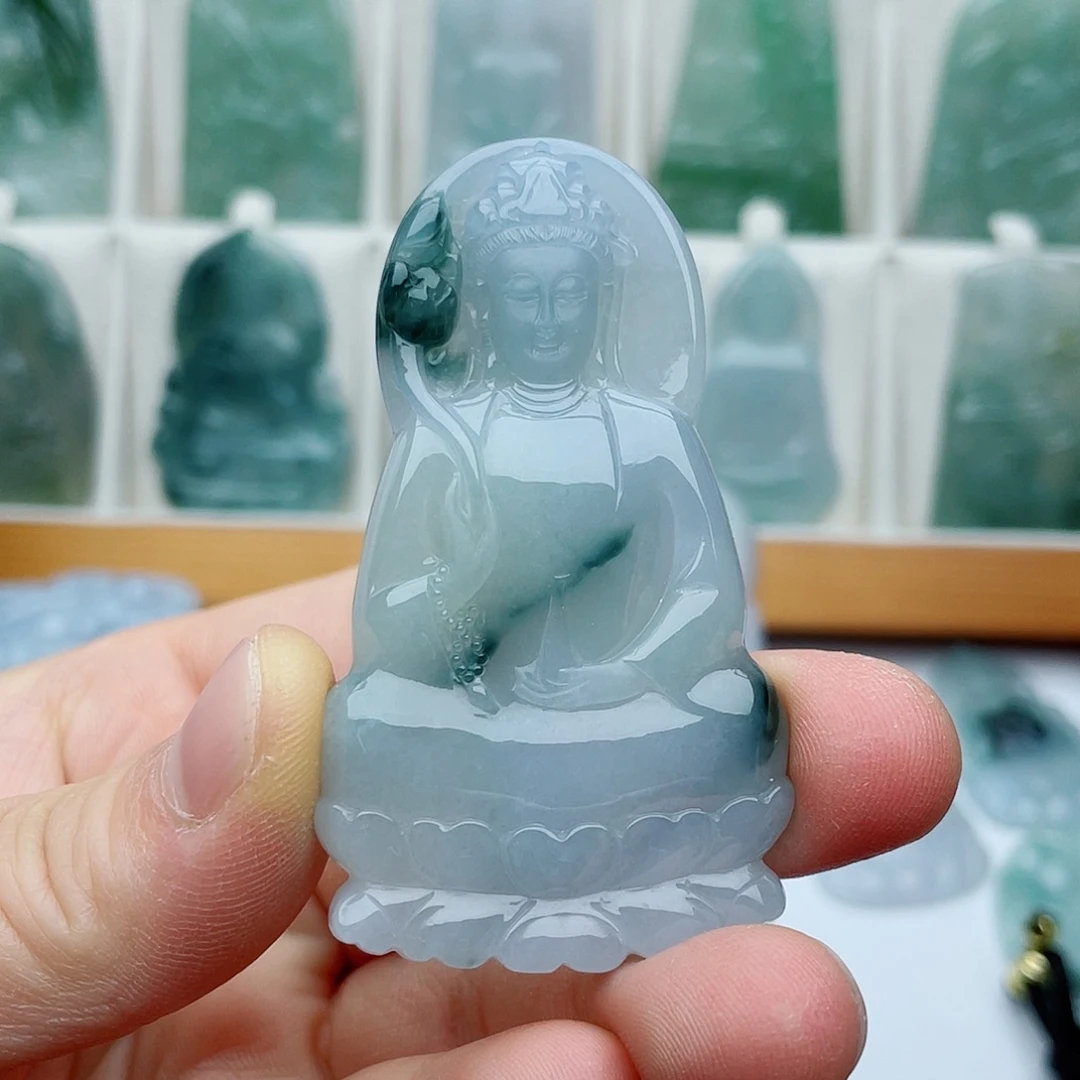 翡翠未镶嵌颈饰素衣观音