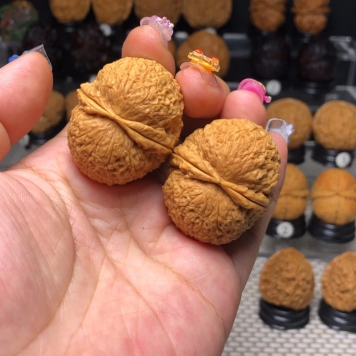 橄榄核吊坠50麒麟元宝