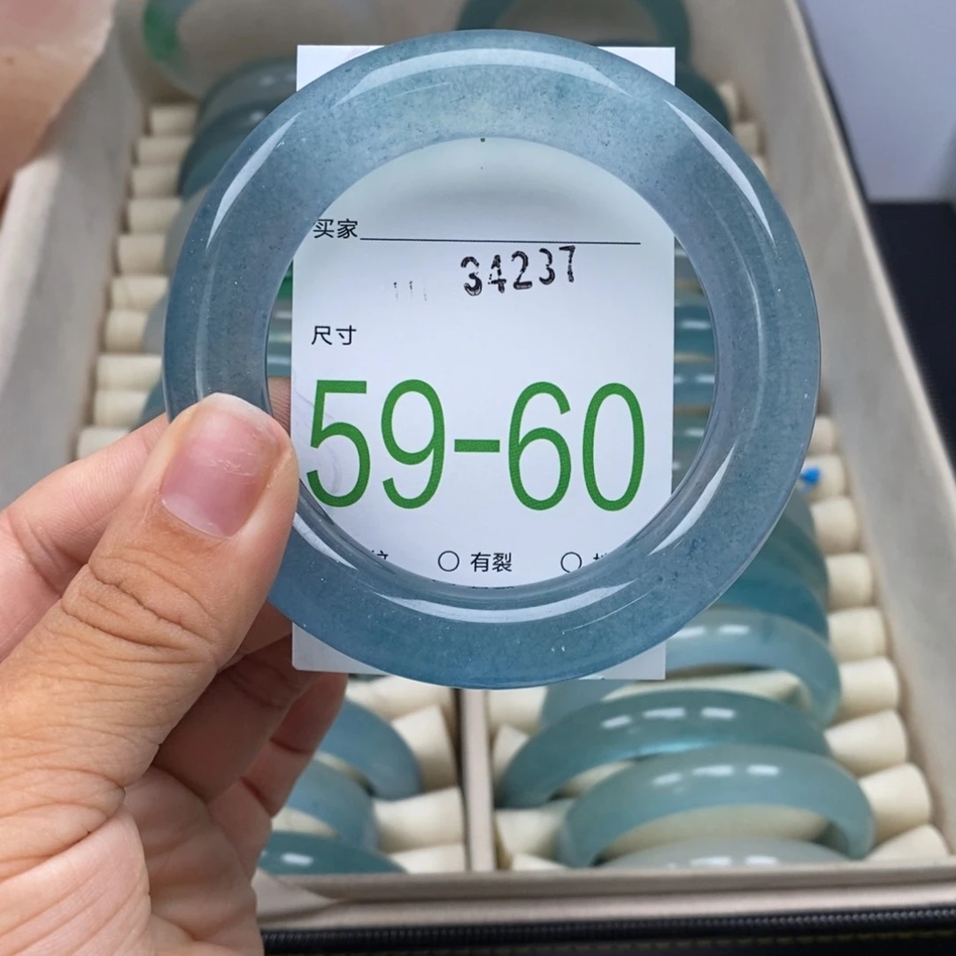 石英岩玉手镯未镶嵌