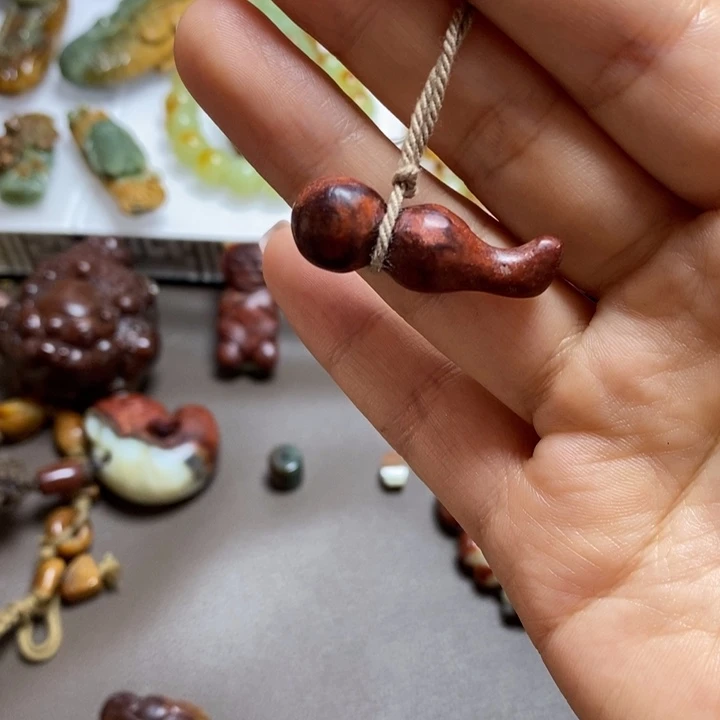 竹***青岫岩河磨玉（透闪石质玉）未镶嵌珠宝奇石