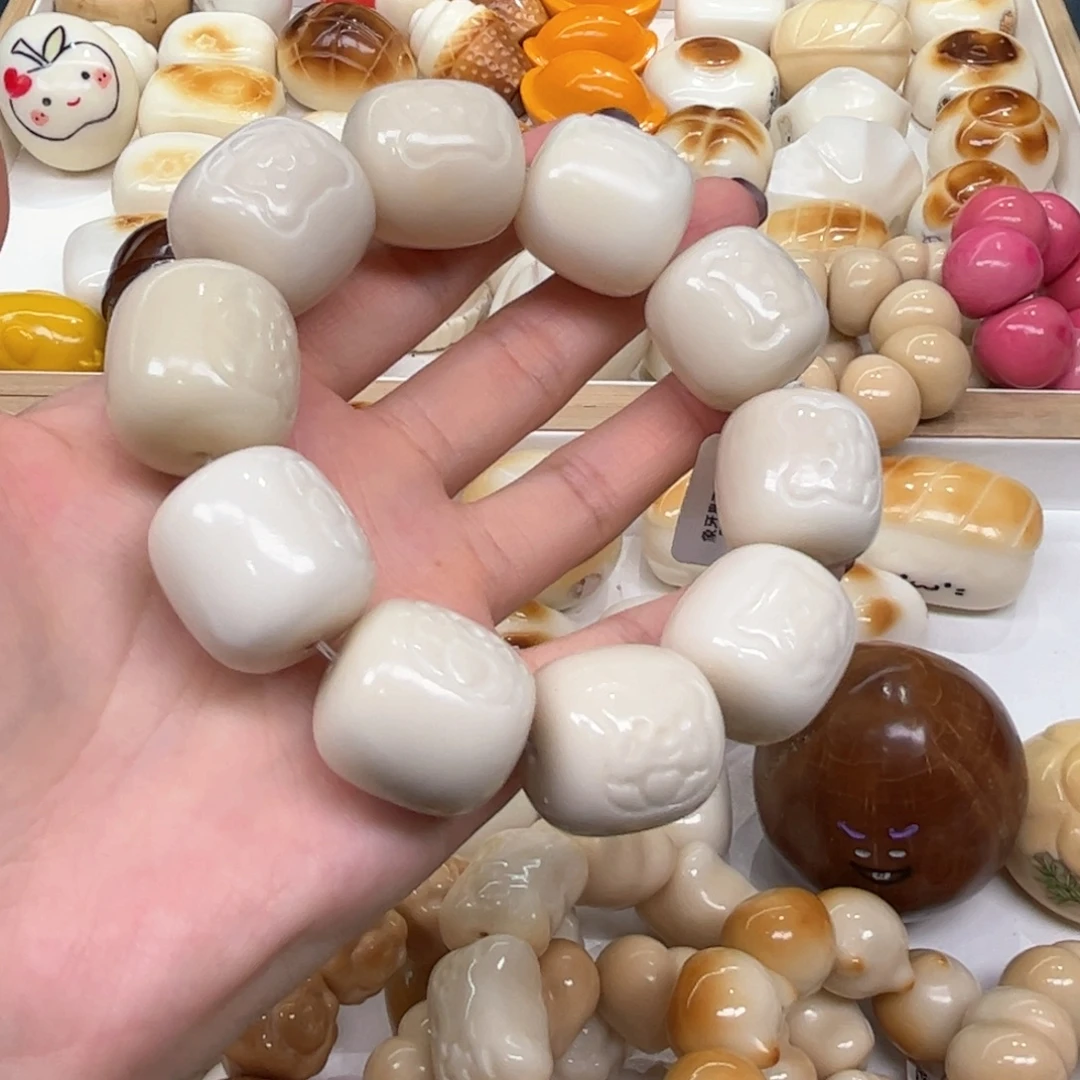 手串菩提根/象牙果9.17.39象牙果小熊桶珠微瑕
