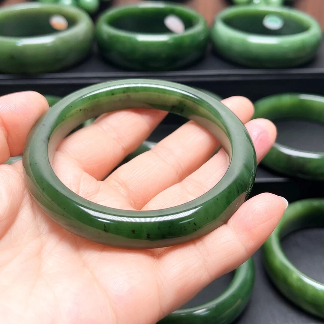 和田玉（碧玉）未镶嵌手镯