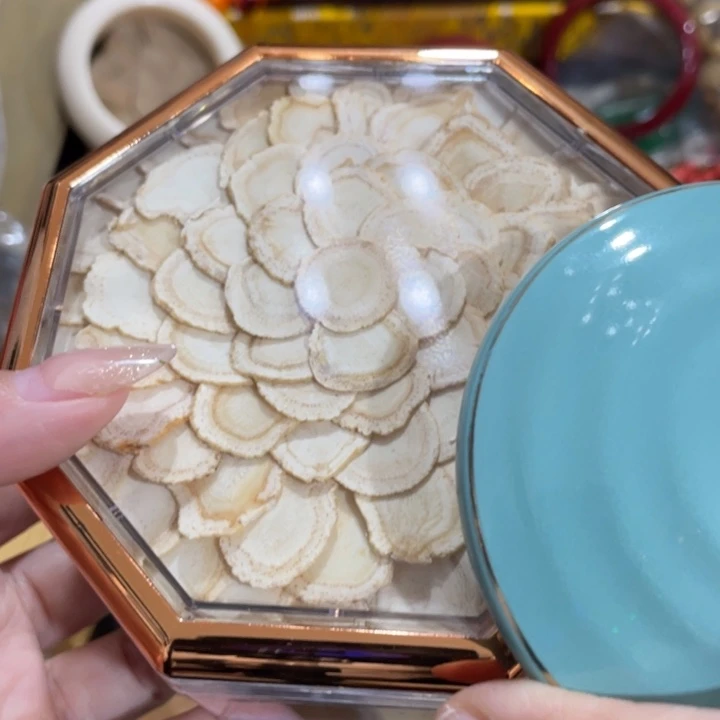 盖碗茶色的小姐姐们都是在一起的