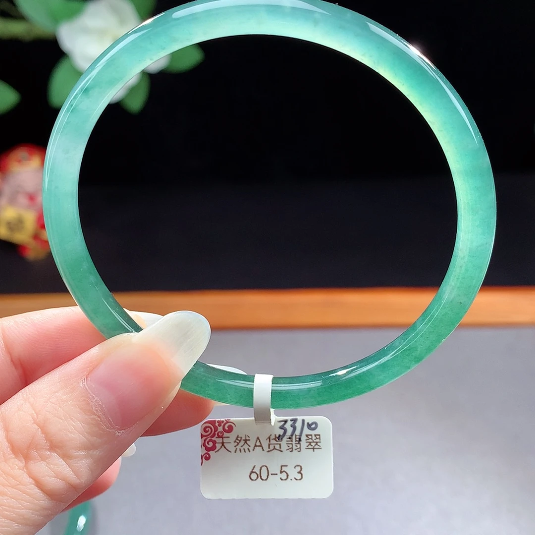 未镶嵌手镯（圆镯）翡翠
