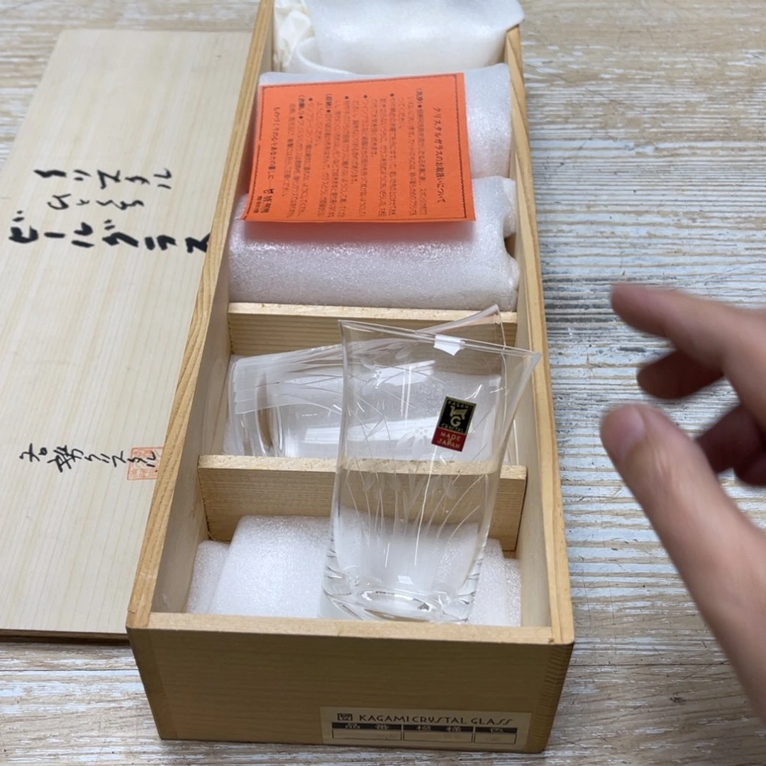 瓷片至**乐密密麻麻地排列着一个