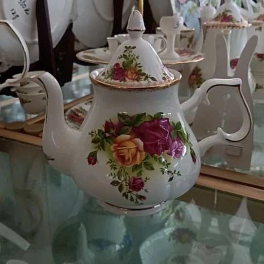 骨质瓷玫瑰手工拍金1200毫升茶壶