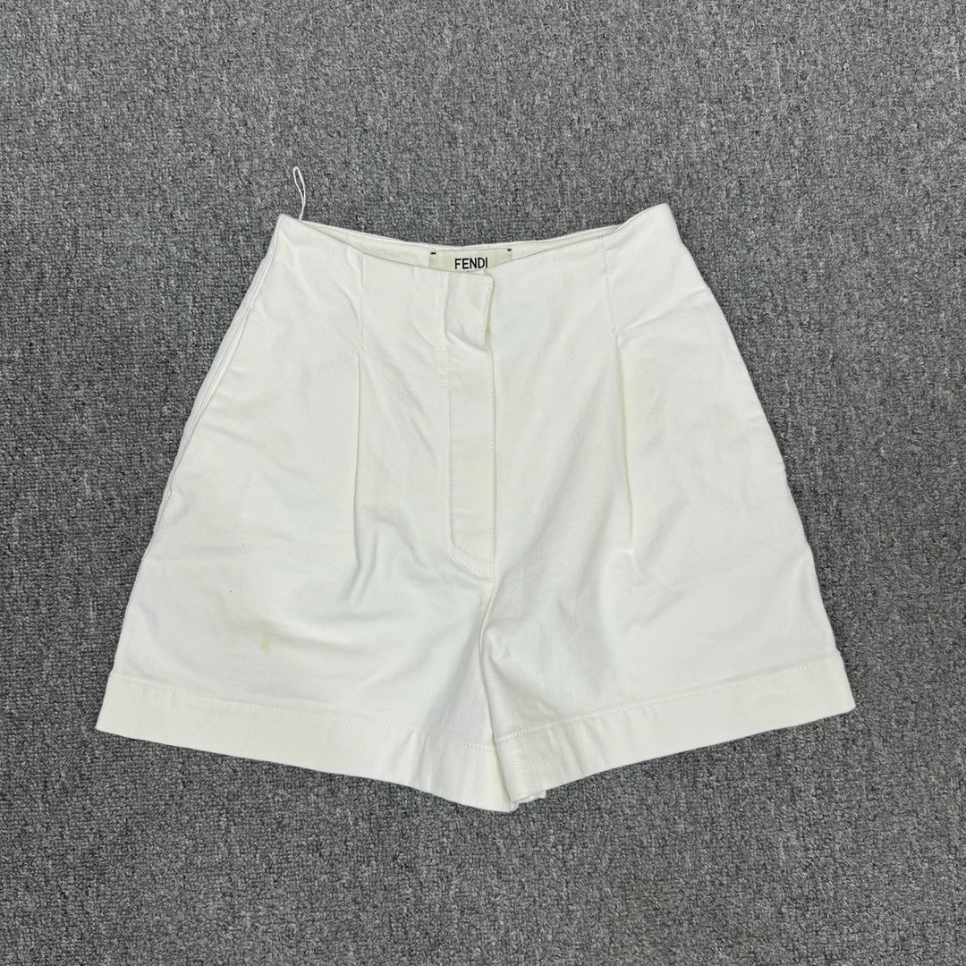99新 FENDI/芬迪 9408830 nzFendi芬迪白色背后压纹logo短裤 36码