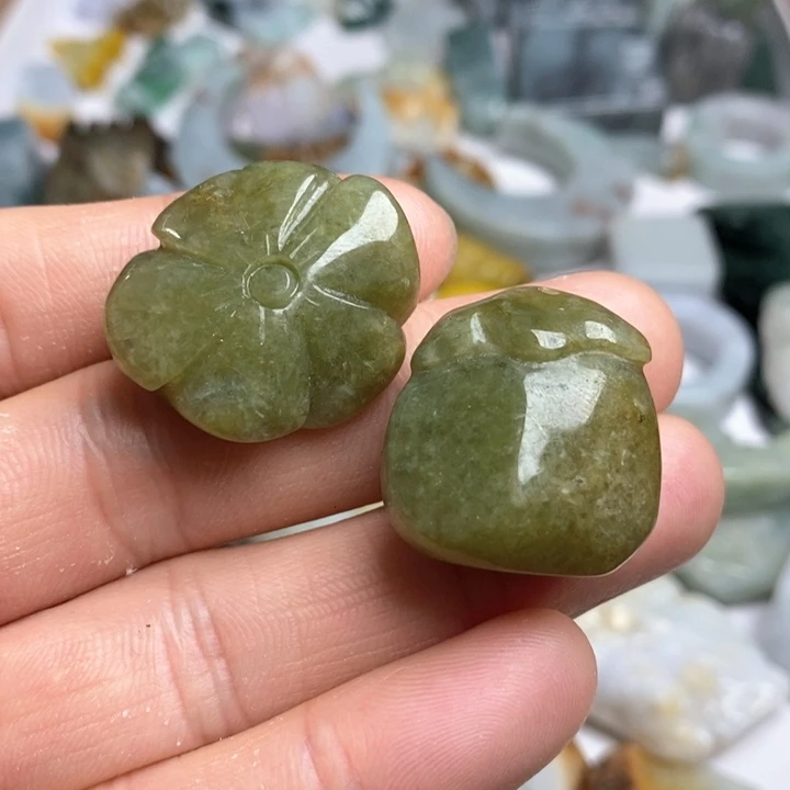 翡翠未镶嵌颈饰天然翡翠