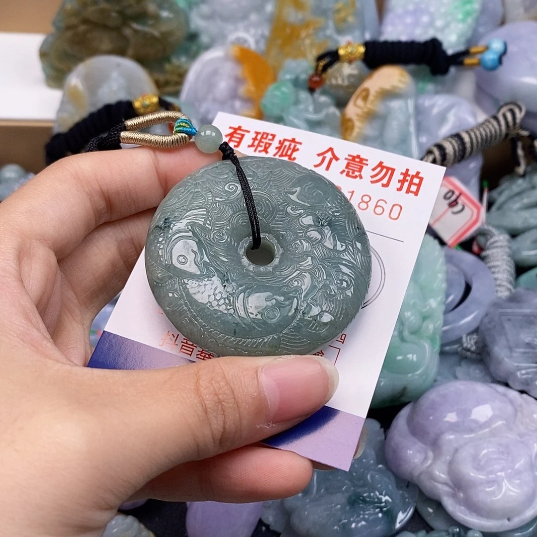 吊坠(不含链)未镶嵌翡翠