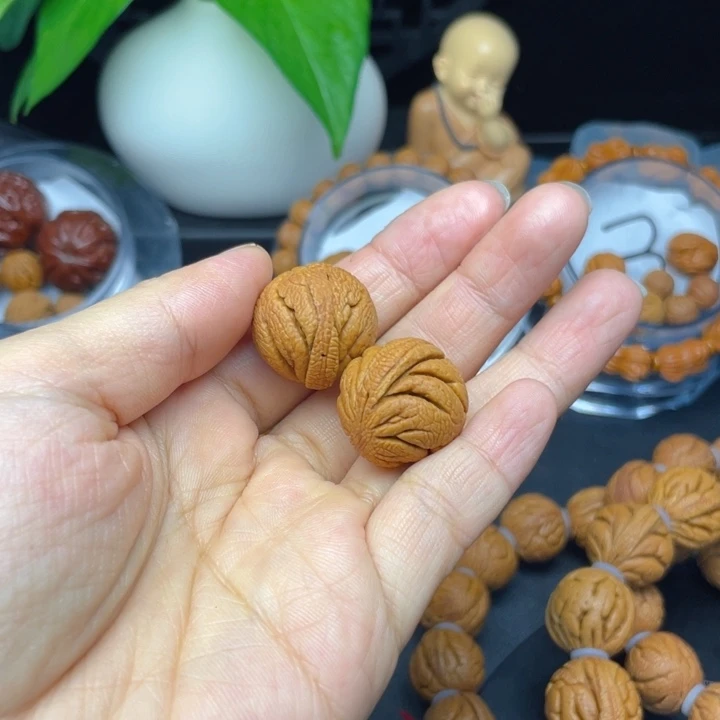 吊坠桃核龙纹桃核